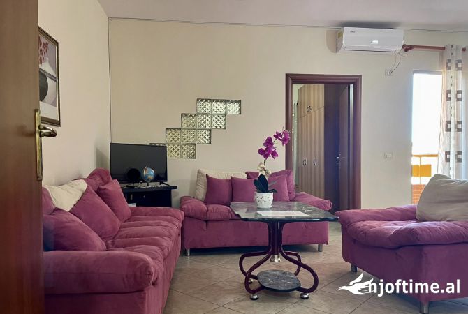 Shtepi me qera 1+1 ne Tirane - 45,000 Leke