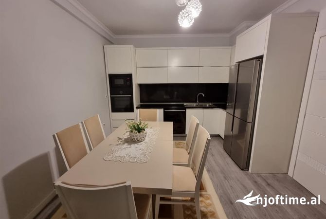 Shtepi me qera 2+1 ne Tirane - 50,000 Leke