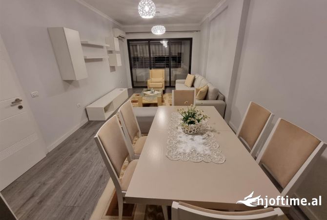 Shtepi me qera 2+1 ne Tirane - 50,000 Leke