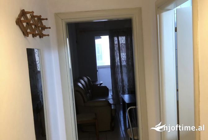 Shtepi me qera Apartament ne Tirane, 1+1, Mobilimi E mobiluar, Pagesa 40,000  Leke.