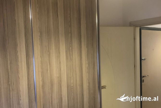 Shtepi me qera Apartament ne Tirane, 1+1, Mobilimi E mobiluar, Pagesa 40,000  Leke.