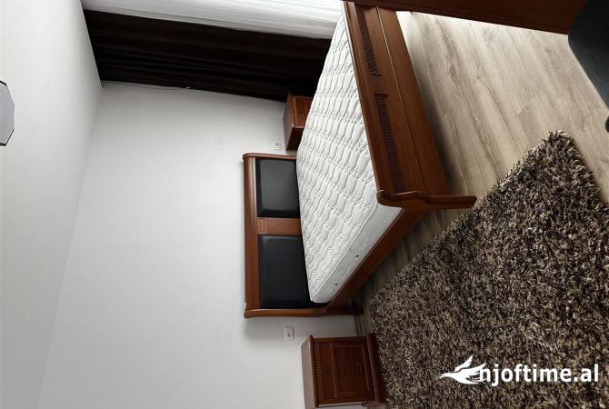 Shtepi me qera Shtepi Private ne Tirane, 3+1, Mobilimi E mobiluar, Pagesa 70,000  Leke.