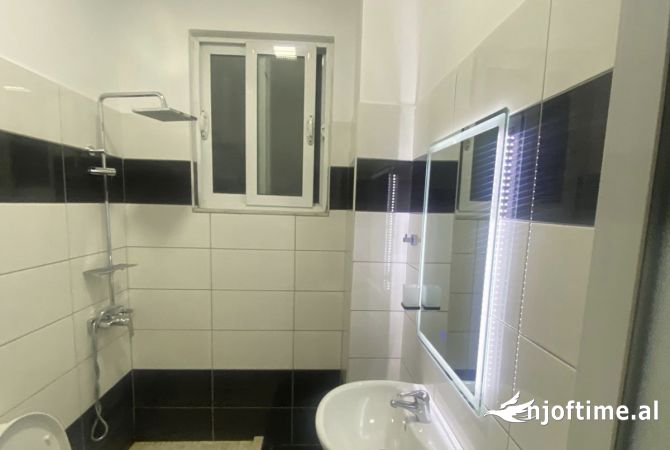 Shtepi me qera Apartament ne Tirane, 1+1, Mobilimi E mobiluar, Pagesa 50,000  Leke.