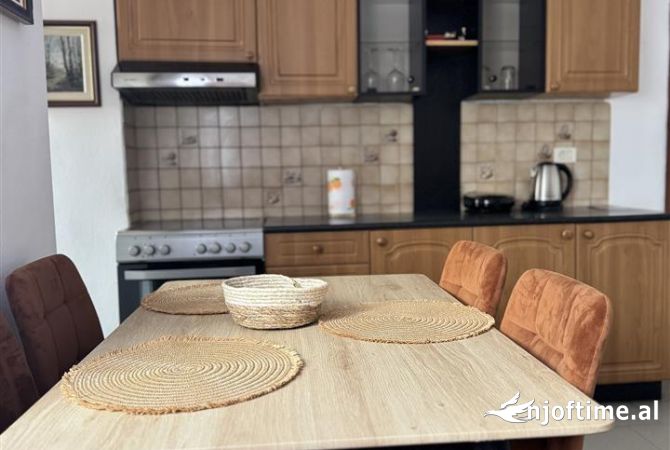 Shtepi me qera 1+1 ne Tirane - 50,000 Leke