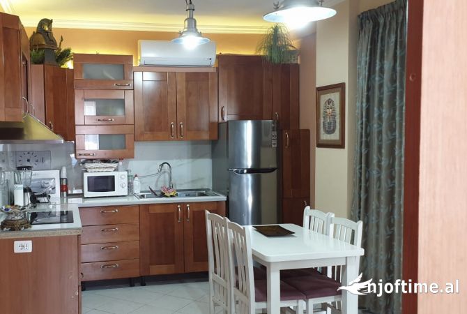Shtepi me qera 2+1 ne Tirane - 45,000 Leke