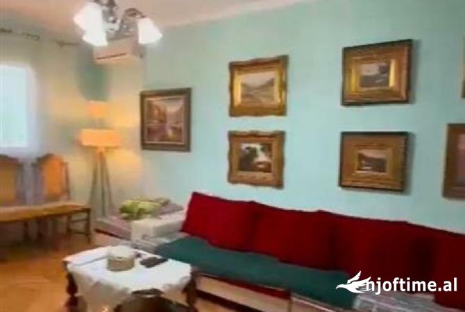 Shtepi me qera 2+1 ne Tirane - 800 Euro
