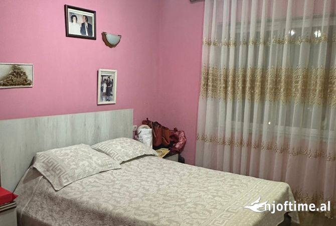 Shtepi me qera 2+1 ne Tirane - 700 Euro