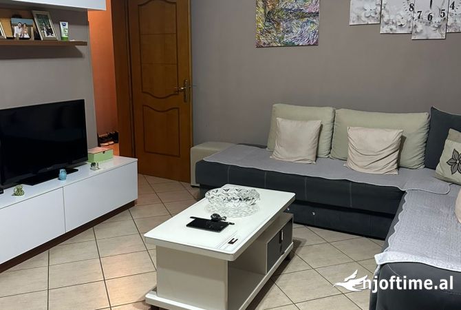 Shtepi me qera 2+1 ne Tirane - 700 Euro