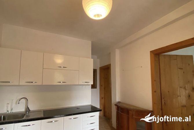 Shtepi me qera 2+1 ne Tirane - 50,000 Leke