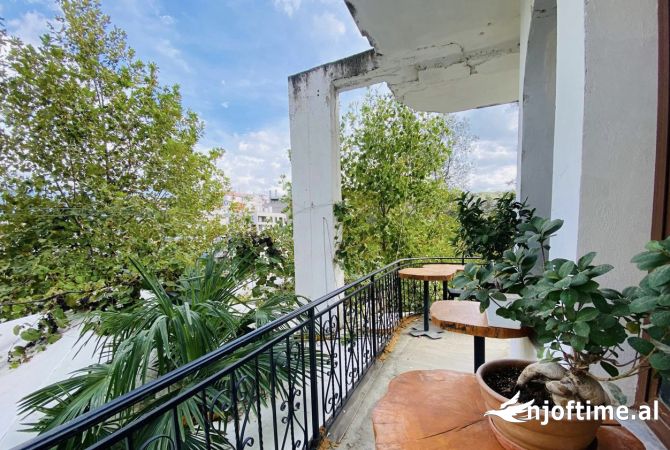 Shtepi me qera Shtepi Private ne Tirane, 2+1, Mobilimi E mobiluar, Pagesa 50,000  Leke.