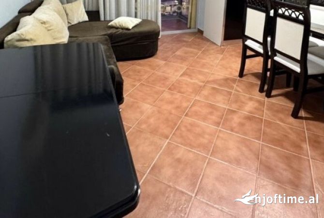 Shtepi me qera 2+1 ne Tirane - 470 Euro