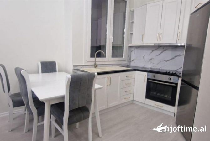 Shtepi me qera 1+1 ne Tirane - 45,000 Leke