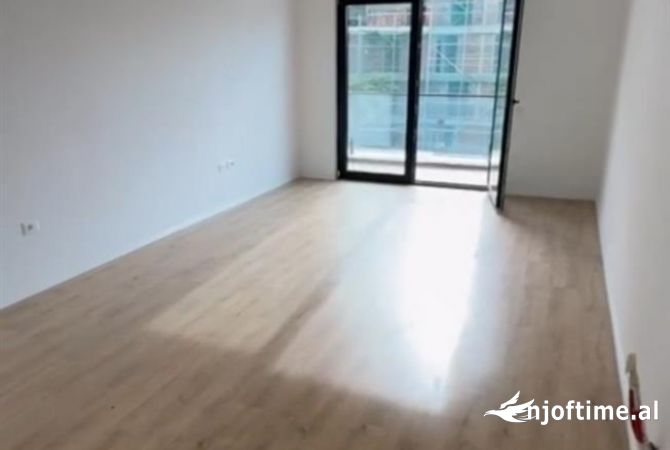 Ambient biznesi me qera 3+1 ne Tirane - 700 Euro