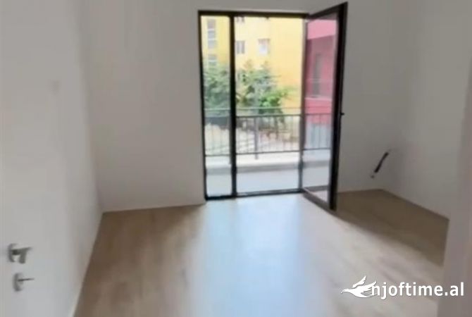 Ambient biznesi me qera 3+1 ne Tirane - 700 Euro