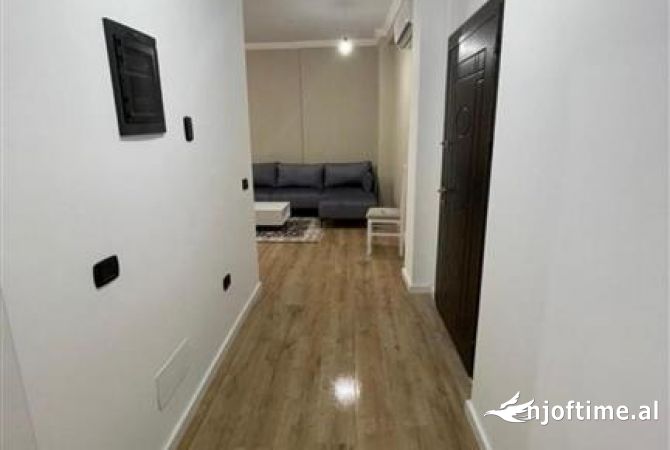 Shtepi me qera Apartament ne Tirane, 2+1, Mobilimi E mobiluar, Pagesa 55,000  Leke.
