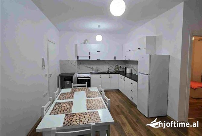 Shtepi me qera 2+1 ne Tirane - 650 Euro