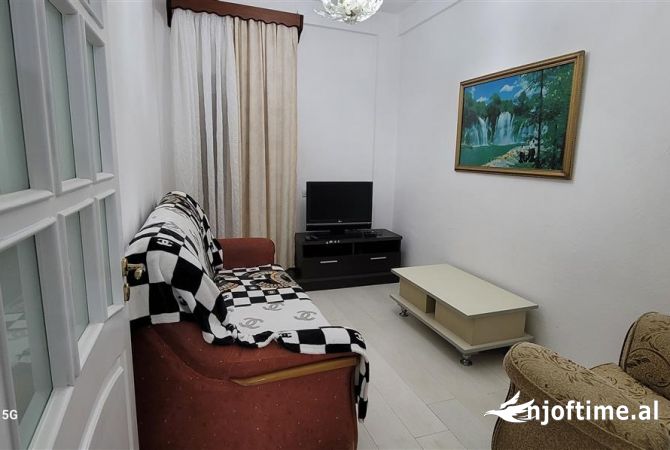 Shtepi me qera 1+1 ne Tirane - 40,000 Leke
