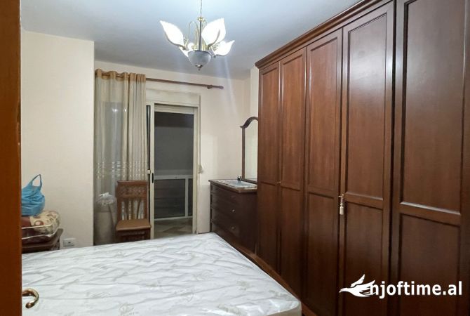 Shtepi me qera Apartament ne Tirane, 2+1, Mobilimi E mobiluar, Pagesa 60,000  Leke.