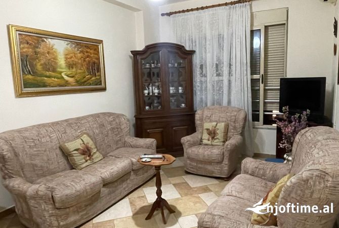 Shtepi me qera 2+1 ne Tirane - 60,000 Leke