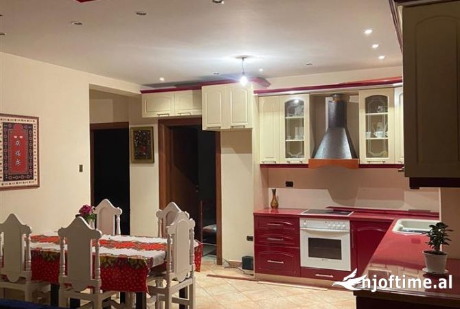 Shtepi me qera 1+1 ne Tirane - 25,000 Leke