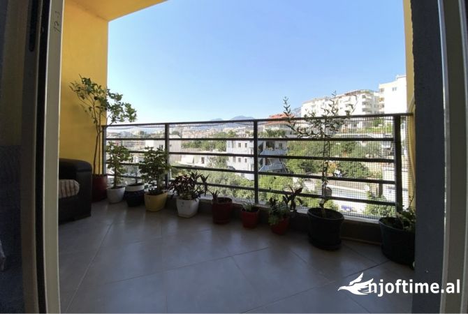Shtepi me qera Apartament ne Tirane, 2+1, Mobilimi E mobiluar, Pagesa 450  Euro.