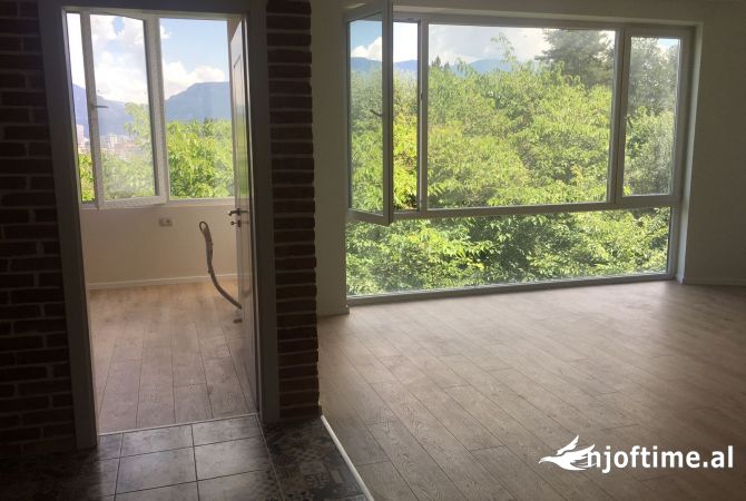 Shtepi me qera Apartament ne Tirane, 2+1, Mobilimi E mobiluar, Pagesa 450  Euro.