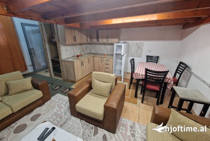 Shtepi me qera 2+1 ne Tirane - 40,000 Leke