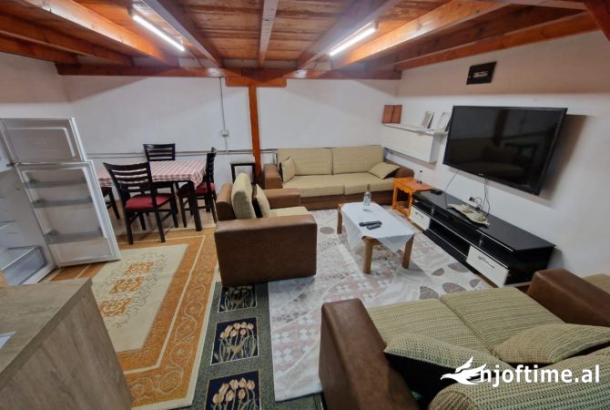 Shtepi me qera 2+1 ne Tirane - 40,000 Leke