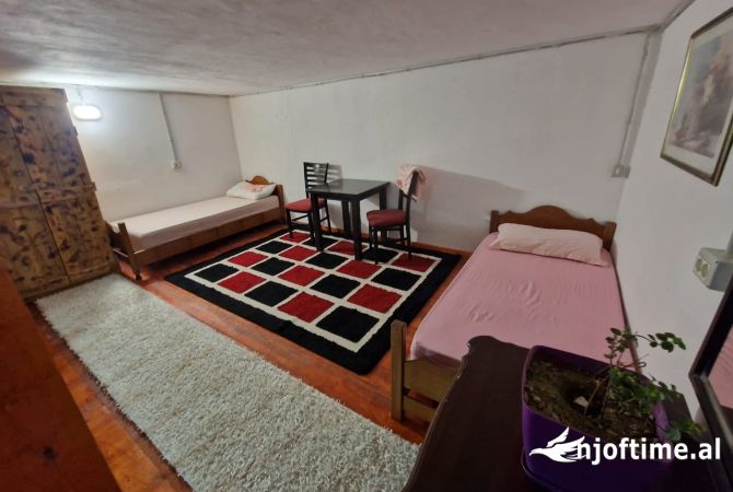 Shtepi me qera Apartament ne Tirane, 2+1, Mobilimi E mobiluar, Pagesa 40,000  Leke.