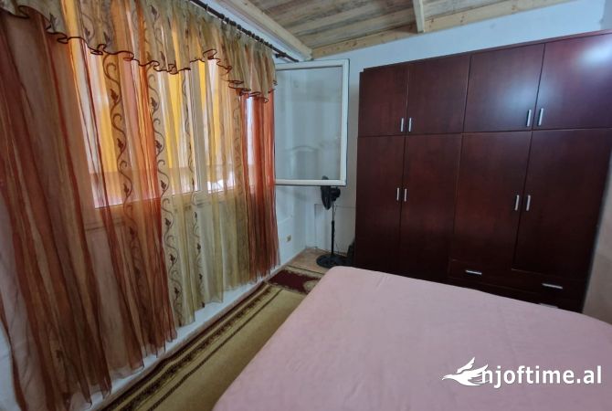 Shtepi me qera Apartament ne Tirane, 2+1, Mobilimi E mobiluar, Pagesa 40,000  Leke.