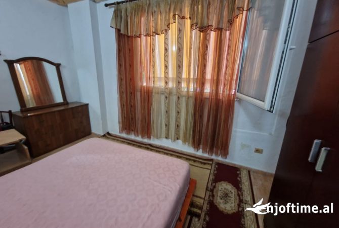 Shtepi me qera Apartament ne Tirane, 2+1, Mobilimi E mobiluar, Pagesa 40,000  Leke.