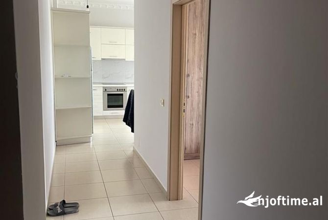 Shtepi me qera Apartament ne Tirane, 2+1, Mobilimi E mobiluar, Pagesa 350  Euro.