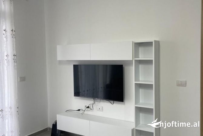Shtepi me qera Apartament ne Tirane, 2+1, Mobilimi E mobiluar, Pagesa 500  Euro.