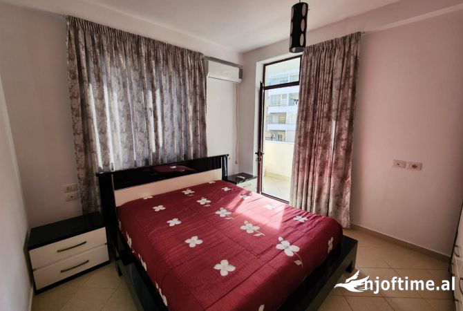 Shtepi ne shitje Apartament ne Tirane, 2+1, Mobilimi E mobiluar, Pagesa 135,000  Euro.