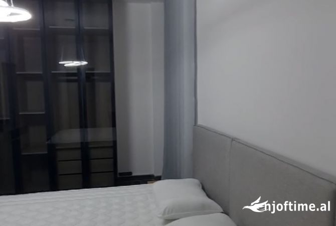 Shtepi me qera Apartament ne Tirane, 2+1, Mobilimi E mobiluar, Pagesa 1,600  Euro.