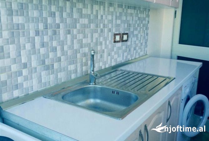 Shtepi me qera Apartament ne Tirane, 1+1, Mobilimi E mobiluar, Pagesa 35,000  Leke.