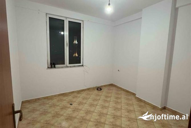 Shtepi me qera 3+1 ne Tirane - 35,000 Leke