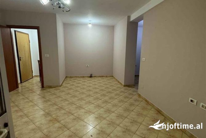 Shtepi me qera 3+1 ne Tirane - 35,000 Leke