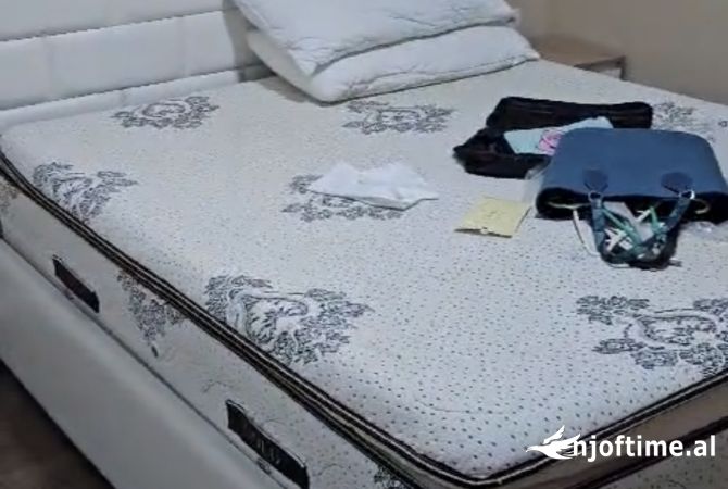 Shtepi ne shitje Apartament ne Tirane, 1+1, Mobilimi E mobiluar, Pagesa 92,000  Euro.