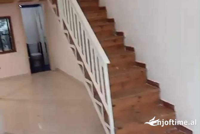 Ambient biznesi me qera 1+1 ne Tirane - 60,000 Leke