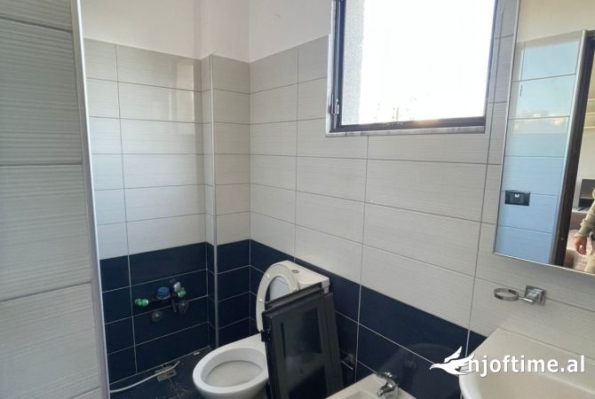 Shtepi me qera Shtepi Private ne Tirane, 1+1, Mobilimi E mobiluar, Pagesa 450  Euro.