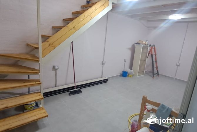 Ambient biznesi me qera 3+1 ne Tirane - 300 Euro