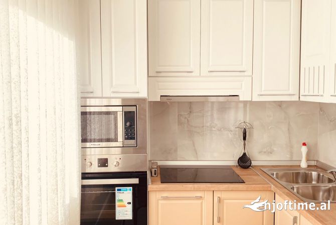 Shtepi me qera Apartament ne Tirane, 2+1, Mobilimi E mobiluar, Pagesa 900  Euro.