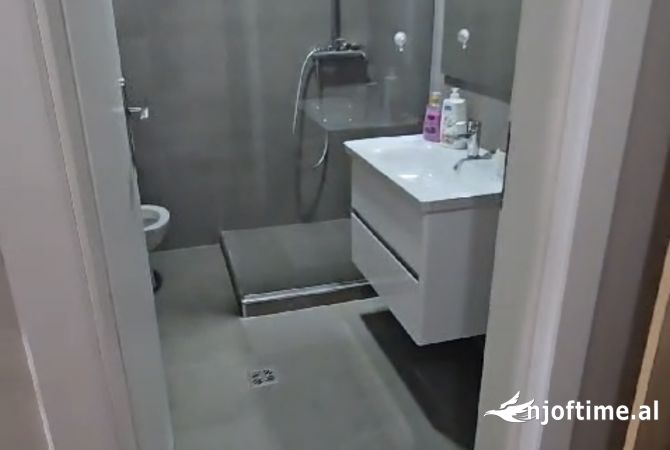 Shtepi me qera Apartament ne Tirane, 1+1, Mobilimi E mobiluar, Pagesa 600  Euro.