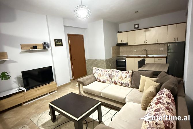 Shtepi me qera 1+1 ne Tirane - 450 Euro