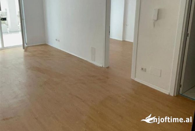 Shtepi me qera 1+1 ne Tirane - 40,000 Leke