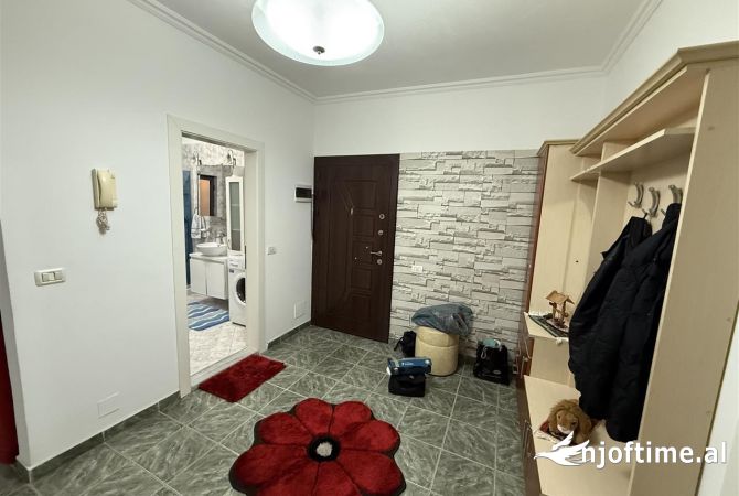 Shtepi me qera Apartament ne Tirane, 2+1, Mobilimi E mobiluar, Pagesa 700  Euro.