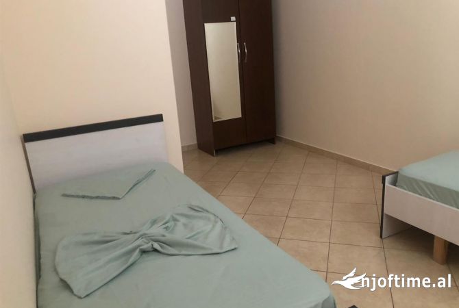 Shtepi me qera Apartament ne Tirane, 2+1, Mobilimi E mobiluar, Pagesa 600  Euro.