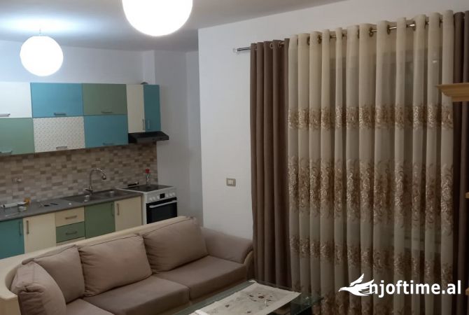 Shtepi me qera 2+1 ne Tirane - 50,000 Leke