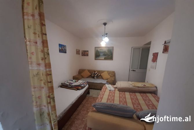 Shtepi me qera 1+1 ne Tirane - 40,000 Leke